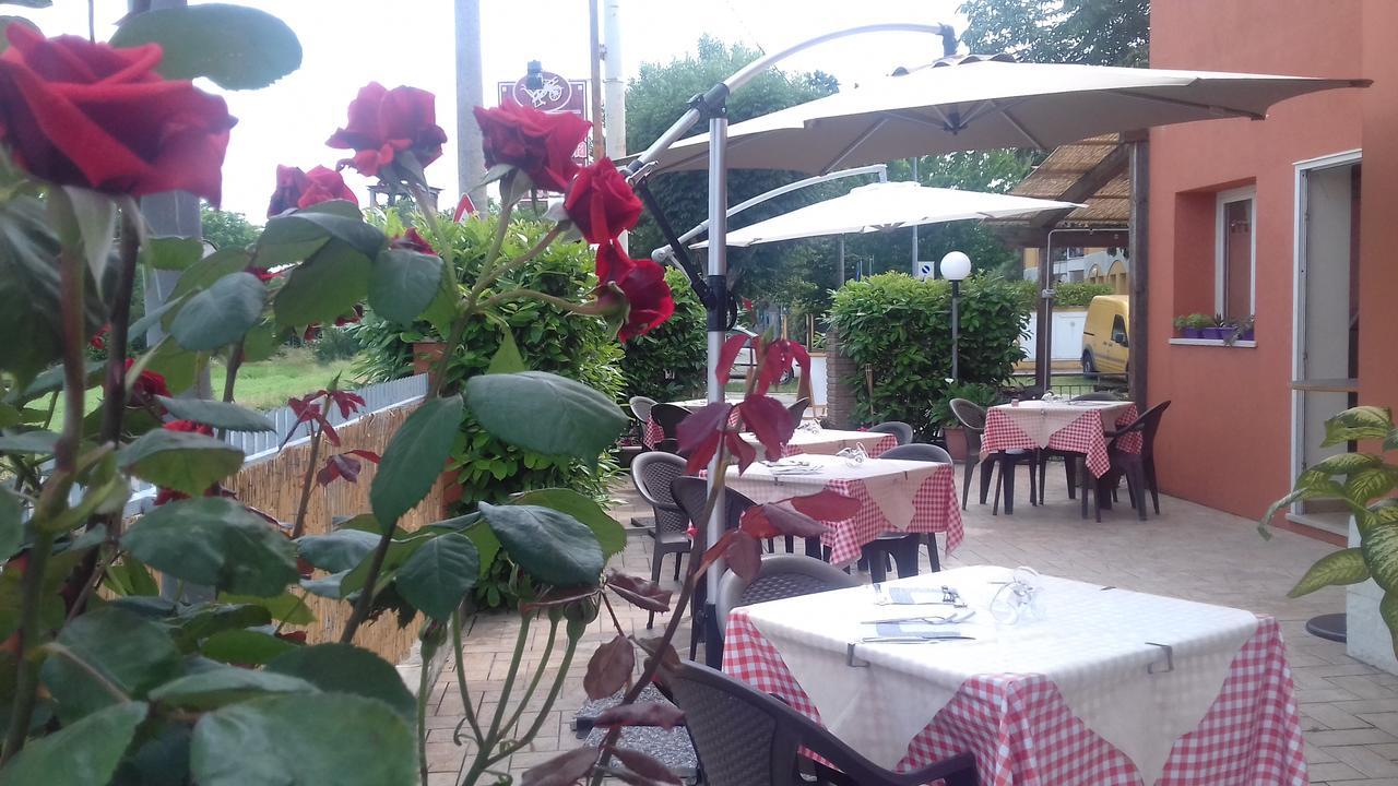 La Campagnola Trattoria Con Alloggio Misano Adriatico Exterior foto